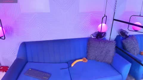 Snapshot of charlotte_2015 chatting on 10-25-25, 11:07 ambar online show from 10-25-25, 11:07