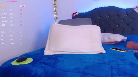 Snapshot of charlotte__big chatting on 12-23-24, 05:22 Sofia online show from 12-23-24, 05:22