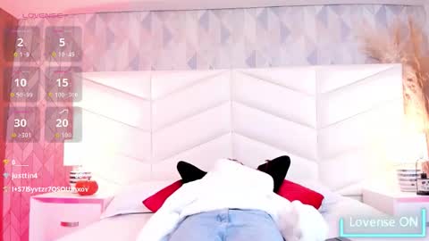 Snapshot of charlotte__hall_ chatting on 11-05-25, 03:39 Daniela online show from 11-05-25, 03:39