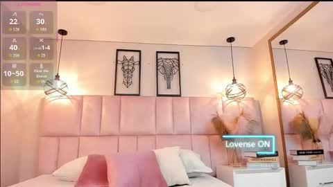 Snapshot of charlotte__hall_ chatting on 11-28-25, 03:42 Daniela online show from 11-28-25, 03:42