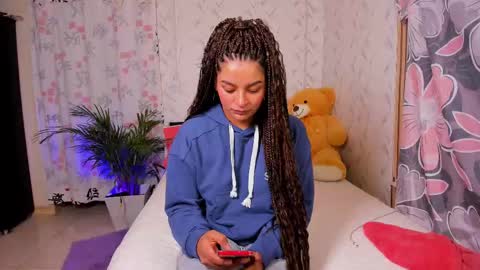 charlotte_hot47 online show from 10-04-25, 10:19