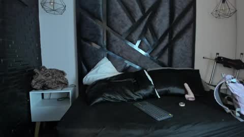 Charlotte Jones online show from 12-07-24, 01:47