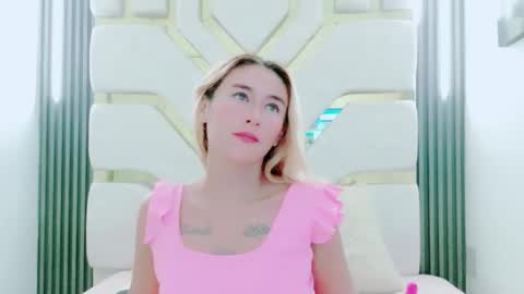 Snapshot of charlotte_phaeton chatting on 10-25-25, 12:51 Charlotte online show from 10-25-25, 12:51