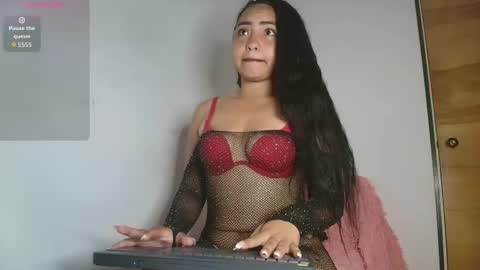 Snapshot of charlotte_princess_1 chatting on 11-17-25, 09:37 charlotte_princess_1 online show from 11-17-25, 09:37