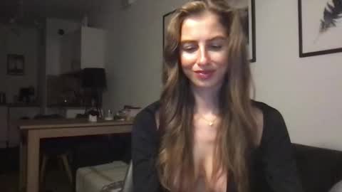 Snapshot of charlotte_roche chatting on 11-04-25, 04:06 Charlotte Roche online show from 11-04-25, 04:06