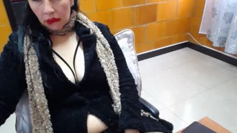 Snapshot of charlotte_temple chatting on 11-19-25, 04:07 Charlotte online show from 11-19-25, 04:07