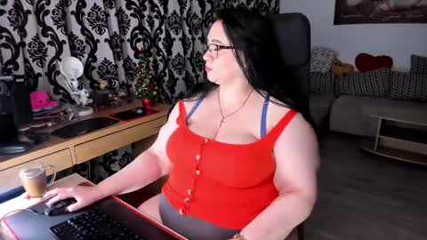 Charlotte Diamonds online show from 12-30-24, 01:26