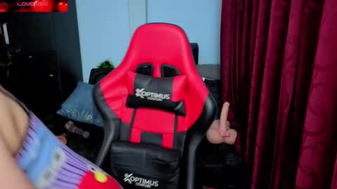 Snapshot of charlottee_lovee69 chatting on 02-13-26, 01:34 Natalia online show from 02-13-26, 01:34