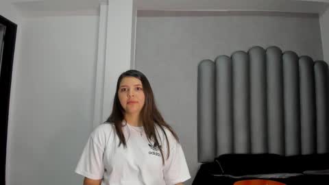 Snapshot of charlottee_starr chatting on 11-11-25, 10:43 charlottee_starr online show from 11-11-25, 10:43