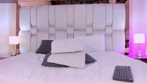 Snapshot of charlotteinpole chatting on 01-10-26, 04:03 Charlotte online show from 01-10-26, 04:03