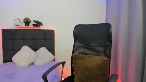 Snapshot of charlottelabouff chatting on 03-02-25, 11:42 Charlotte online show from 03-02-25, 11:42