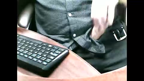 Snapshot of charmeur2672 chatting on 11-13-25, 10:58 charmeur2672 online show from 11-13-25, 10:58