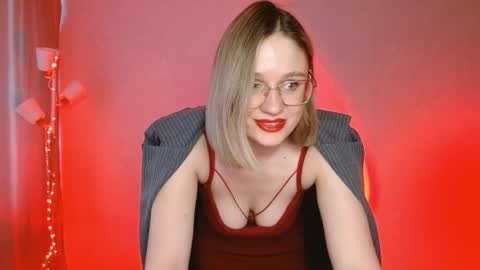 Michelle  online show from 02-04-25, 03:44