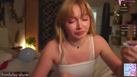 Snapshot of charming_daisy chatting on 11-17-25, 01:17 my fansly Charming daisy My Wishlist for new toys online show from 11-17-25, 01:17