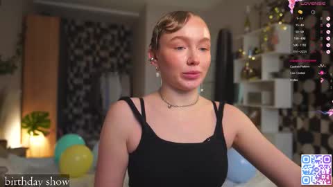 Snapshot of charming_daisy chatting on 11-18-25, 07:24 my fansly Charming daisy My Wishlist for new toys online show from 11-18-25, 07:24