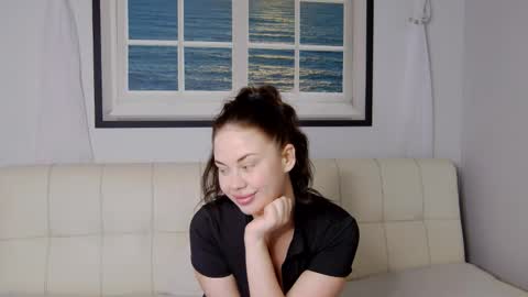 Snapshot of charming_lolla chatting on 10-30-25, 12:01 charming_lolla online show from 10-30-25, 12:01