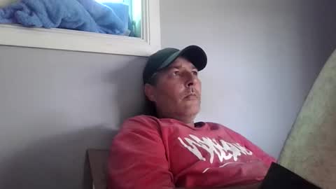 Snapshot of charmingcroat chatting on 10-19-25, 11:27 charmingcroat online show from 10-19-25, 11:27