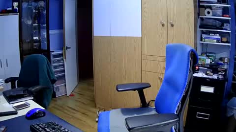 wanaBeYourToy online show from 12-04-24, 07:01