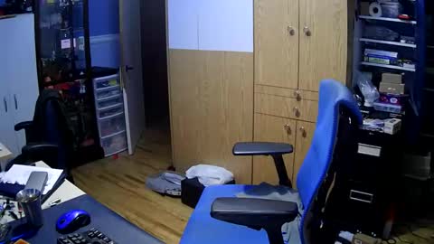 wanaBeYourToy online show from 10-24-25, 10:11