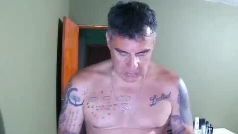 Snapshot of chato012 chatting on 01-06-25, 01:42 chato012 online show from 01-06-25, 01:42