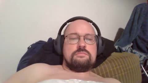 Snapshot of chattwixxy chatting on 10-11-25, 09:35 Mickel online show from 10-11-25, 09:35