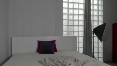 Alice online show from 11-10-25, 01:26