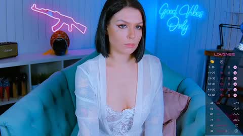 Snapshot of chaturkaterina chatting on 02-01-25, 06:51 Miss Harmony online show from 02-01-25, 06:51