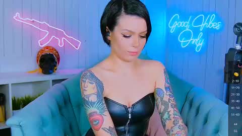 Snapshot of chaturkaterina chatting on 02-26-25, 07:20 Miss Harmony online show from 02-26-25, 07:20