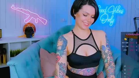 Snapshot of chaturkaterina chatting on 02-27-25, 08:09 Miss Harmony online show from 02-27-25, 08:09