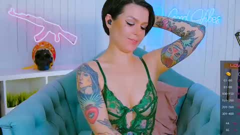 Snapshot of chaturkaterina chatting on 03-02-25, 11:20 Miss Harmony online show from 03-02-25, 11:20