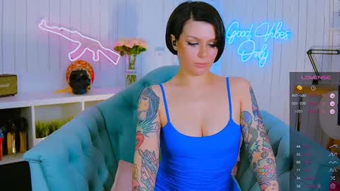 Snapshot of chaturkaterina chatting on 03-03-25, 09:48 Miss Harmony online show from 03-03-25, 09:48