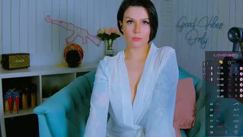 Snapshot of chaturkaterina chatting on 03-06-25, 10:26 Miss Harmony online show from 03-06-25, 10:26