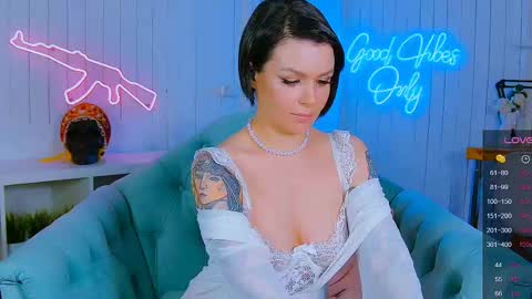 Snapshot of chaturkaterina chatting on 03-09-25, 12:42 Miss Harmony online show from 03-09-25, 12:42