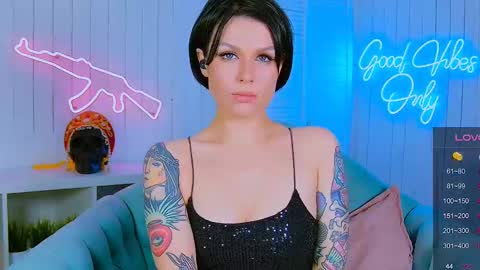 Snapshot of chaturkaterina chatting on 03-11-25, 10:53 Miss Harmony online show from 03-11-25, 10:53
