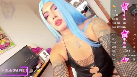 Sophie  online show from 01-31-25, 04:17