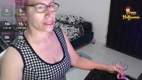 Snapshot of chayla_ruiz chatting on 10-24-25, 10:00 CHAYLA VICTORIA RUIZ online show from 10-24-25, 10:00