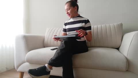 Snapshot of cheek_chic12 chatting on 11-18-25, 08:57 Regina Phalange online show from 11-18-25, 08:57