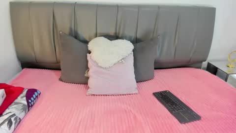 Cherlyn online show from 02-04-25, 01:27