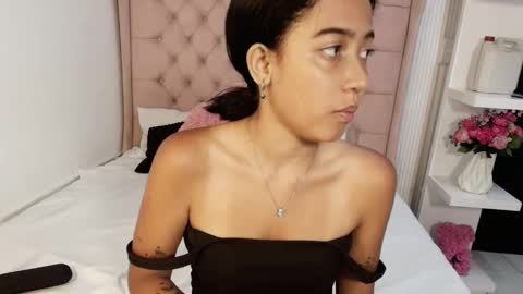 Snapshot of cheerry_moon chatting on 11-15-25, 07:32 cheerry_moon online show from 11-15-25, 07:32