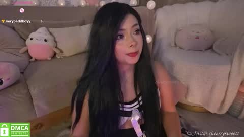 Snapshot of cheerrysweett chatting on 10-15-25, 12:33 Baby Cherry online show from 10-15-25, 12:33