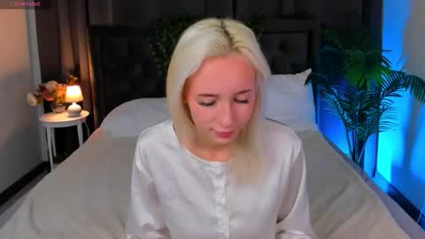 Snapshot of cheezy_cream chatting on 12-03-25, 04:20 cheezy_cream online show from 12-03-25, 04:20