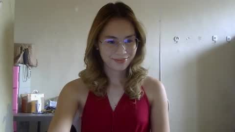 Snapshot of chelly4u69 chatting on 09-15-25, 03:50 chelly4u69 online show from 09-15-25, 03:50