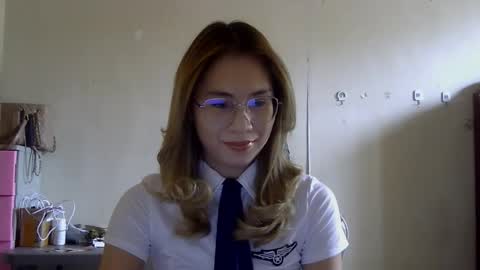 Snapshot of chelly4u69 chatting on 09-16-25, 04:35 chelly4u69 online show from 09-16-25, 04:35
