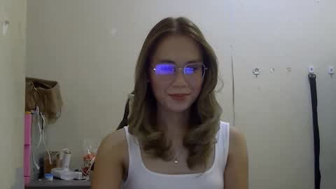 Snapshot of chelly4u69 chatting on 09-21-25, 04:47 chelly4u69 online show from 09-21-25, 04:47