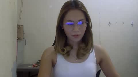 Snapshot of chelly4u69 chatting on 10-22-25, 04:02 chelly4u69 online show from 10-22-25, 04:02