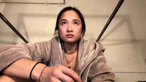 chellybear101 online show from 12-04-24, 11:57