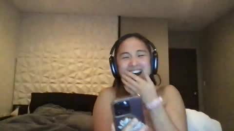 Snapshot of chellybear101 chatting on 12-24-24, 01:06 chellybear101 online show from 12-24-24, 01:06