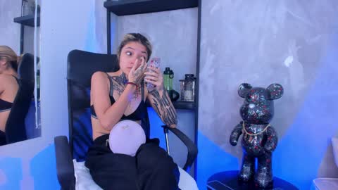 Snapshot of chelseadalea chatting on 01-28-25, 05:56 Chelsea online show from 01-28-25, 05:56