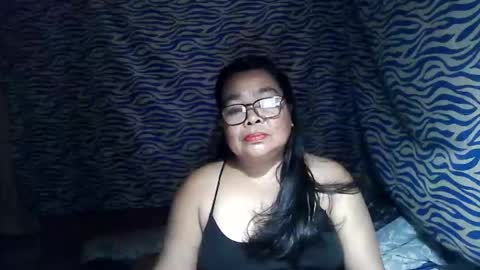 Snapshot of chenita_kits chatting on 11-22-25, 12:37 chenita_kits online show from 11-22-25, 12:37