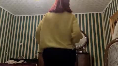 Snapshot of cherisegatchel chatting on 02-18-26, 05:20 Emely online show from 02-18-26, 05:20